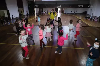 Tarde Encantada na Dança