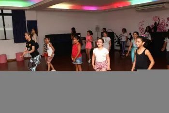 Projeto Verão 2019 - Aulas de dança (teenmix e infantimix)