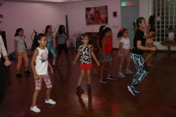 Projeto Verão 2019 - Aulas de dança (teenmix e infantimix)