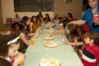 Reunião Anfitriões Baixinhos em Ação