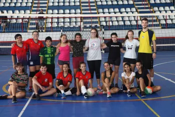 Projeto Verão 2019 - Aulas de Voleibol