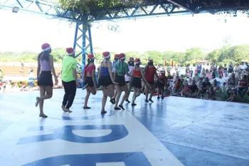 Apresentação Cia Dores e Chegada do Papai Noel