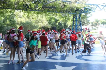 Apresentação Cia Dores e Chegada do Papai Noel