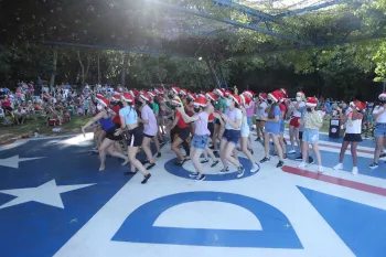 Apresentação Cia Dores e Chegada do Papai Noel