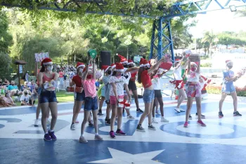 Apresentação Cia Dores e Chegada do Papai Noel