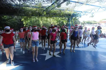 Apresentação Cia Dores e Chegada do Papai Noel