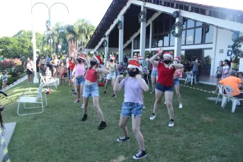 Apresentação Cia Dores e Chegada do Papai Noel