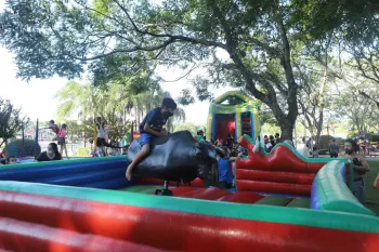 Apresentação Cia Dores e Chegada do Papai Noel