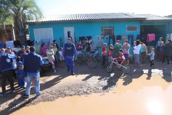 Dores em Ação Social - Comunidade da Vila Favarin e N. Sra. da Glória