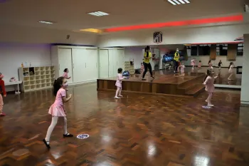 Aula de Ginástica Funcional Kids