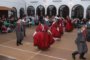 Noite do Grupo de Danças Veterano - Semana Farroupilha do DT