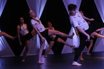 Essência - XV Espetáculo Dance One Dores Cia. de Dança