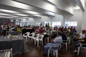 Pais são homenageados pelos alunos da Escola Doritos