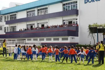 Pais são homenageados pelos alunos da Escola Doritos