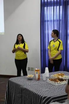 Pais são homenageados pelos alunos da Escola Doritos