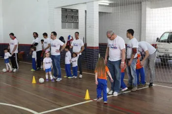 Pais são homenageados pelos alunos da Escola Doritos