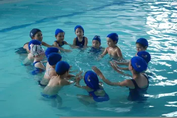 Atividades na piscina e recreativas no Verão Doritos